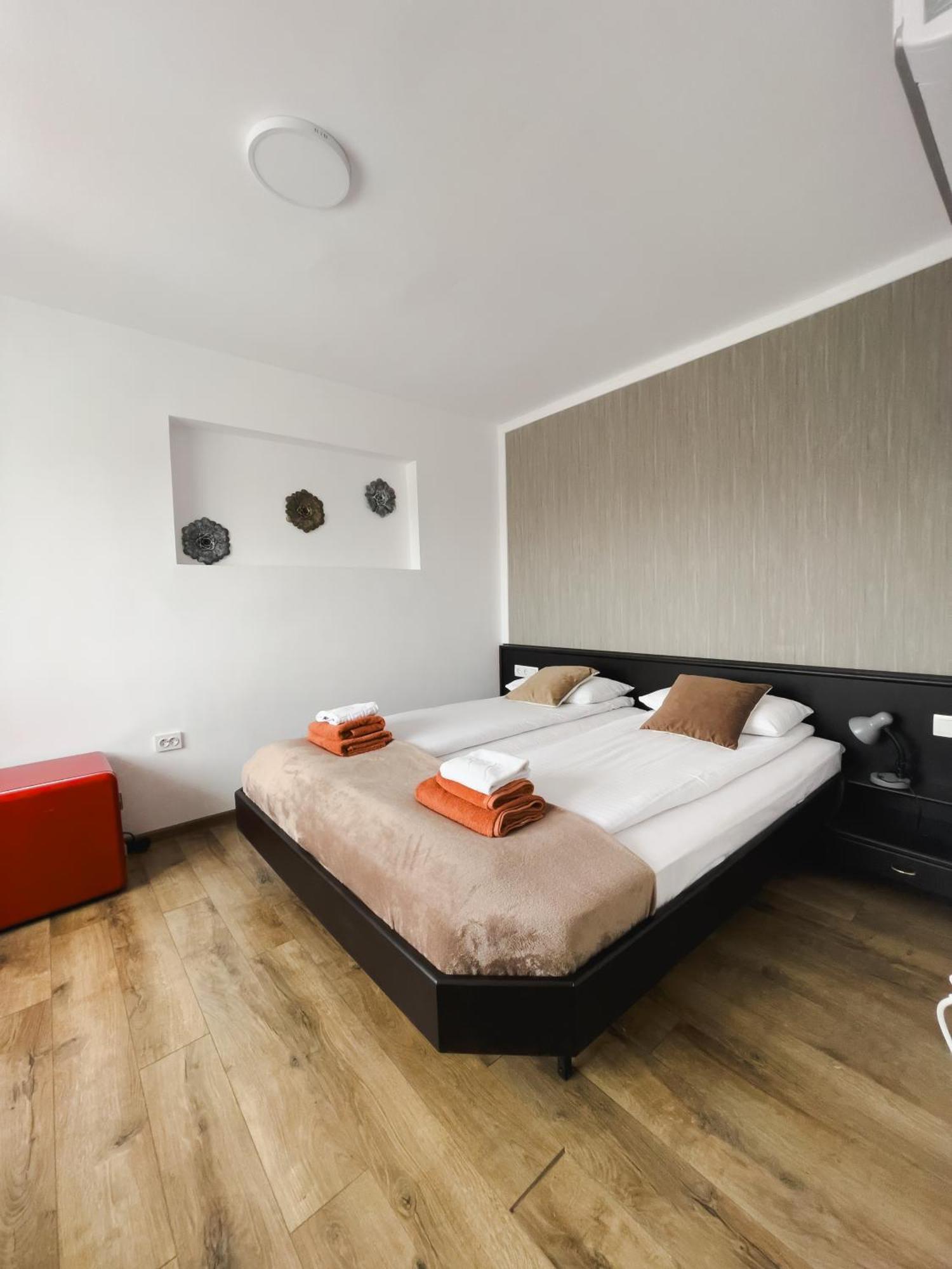 Myda Hotel Apahida Exterior photo